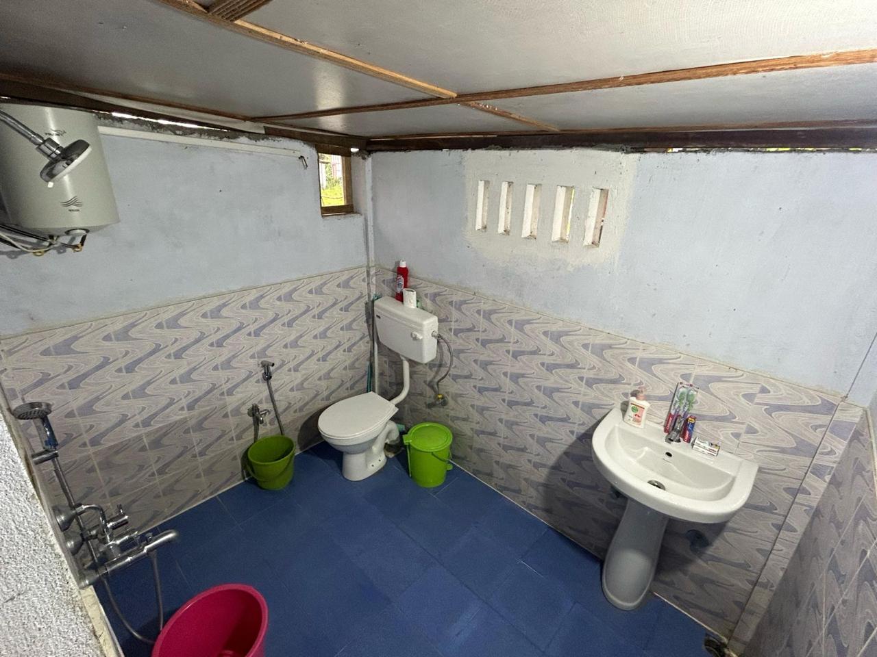 Riverside family cottages bathroom view